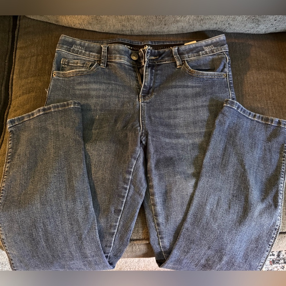 Stylish Denim Women's Straight Leg Jeans
